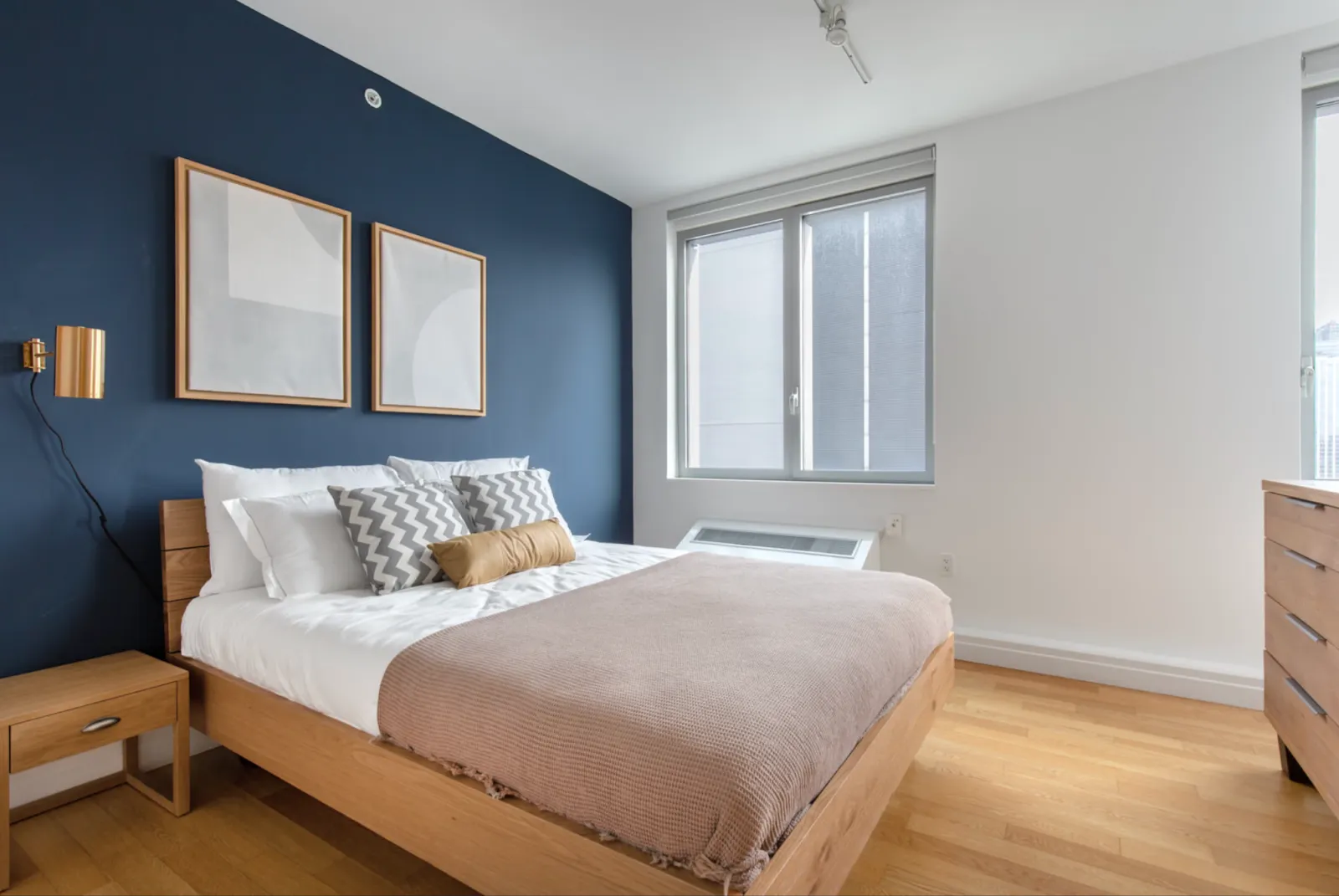 2BR in a serene apartment in Chelsea