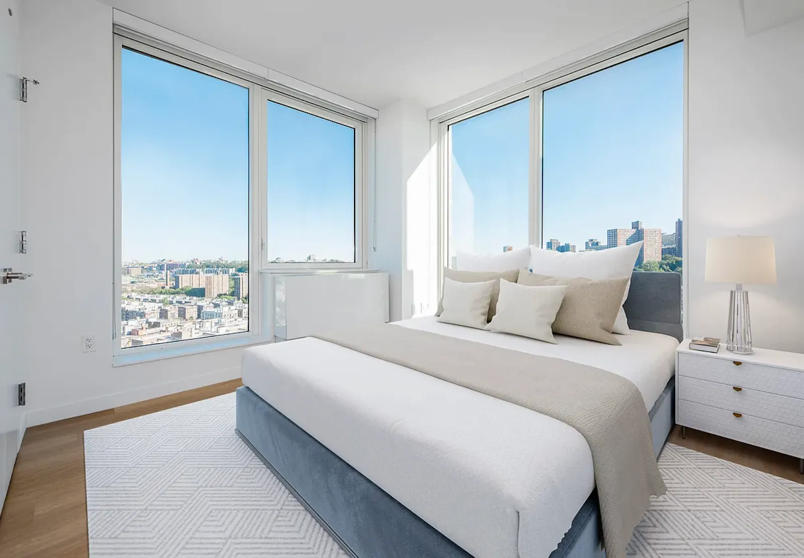 2BR in a sunlit apartment in Washington Heights