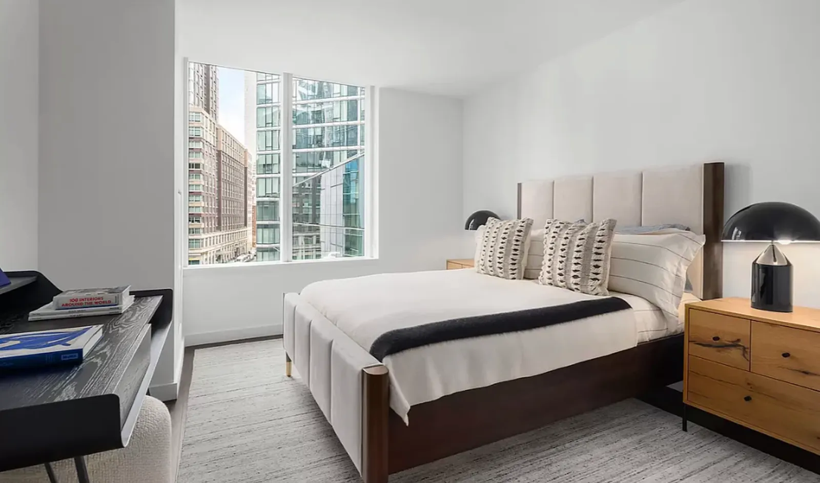 2BR in a sunlit apartment in Hudson Yards