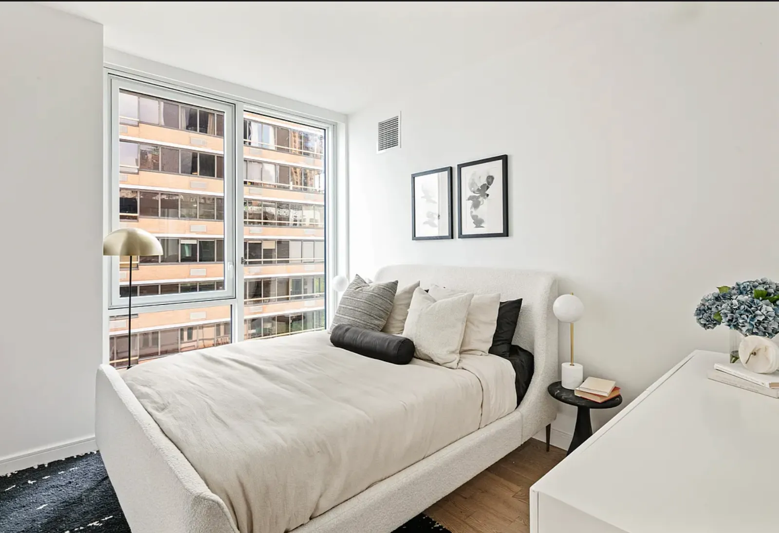 2BR in an elegant apartment in Lower East Side