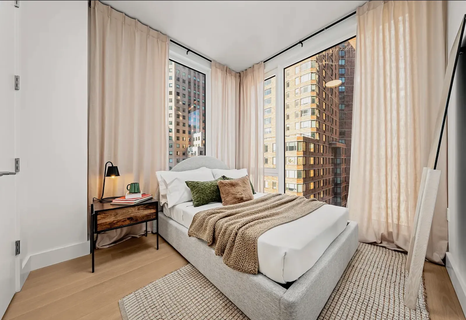 2BR in a serene apartment in Midtown East